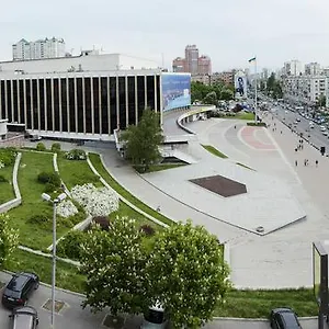 Hotel 7 Sky On Yevhena Konovaltsia, Kiev